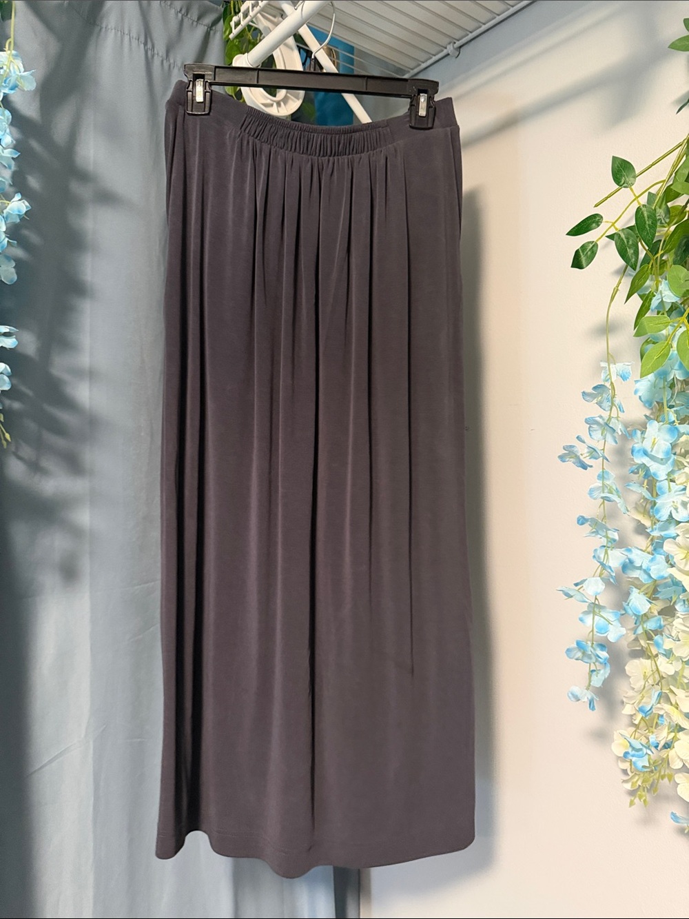 Anthropologie Black Midi Skirt with Side Pockets - Picture 4 of 4